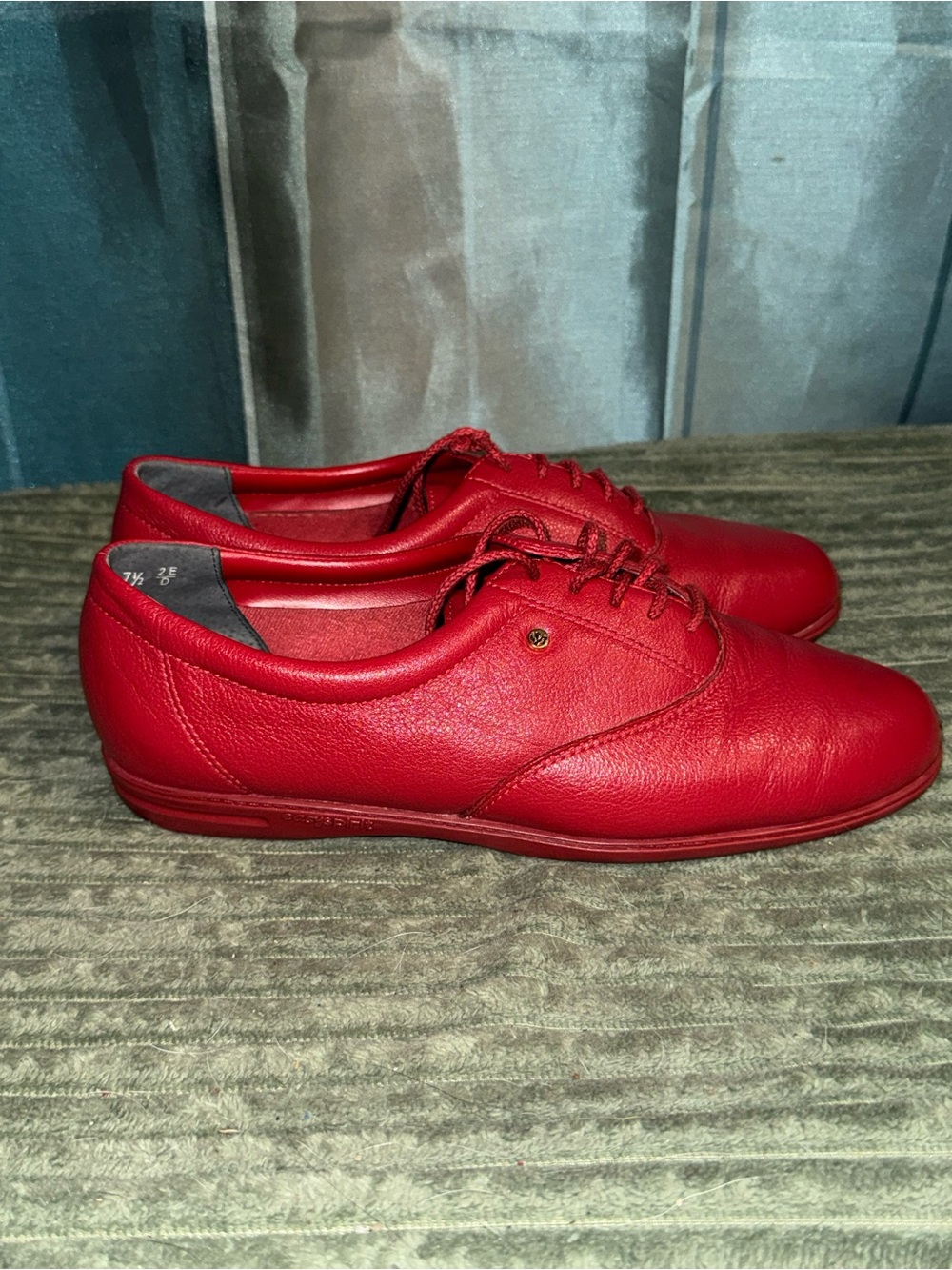 Easy Spirit Red Leather Women's Casual Sneakers